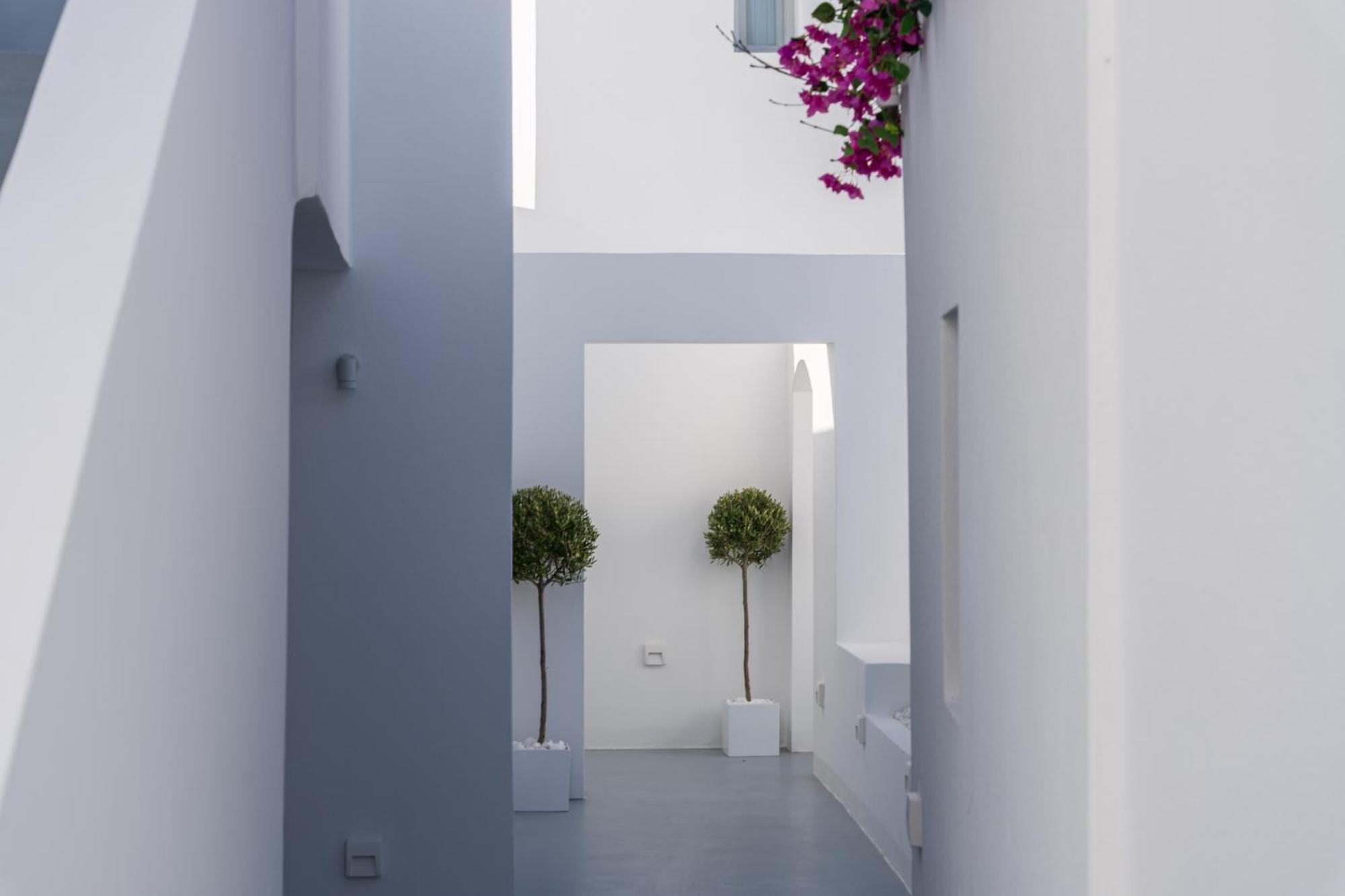 Cycladic Suites & Spa Fira  Extérieur photo