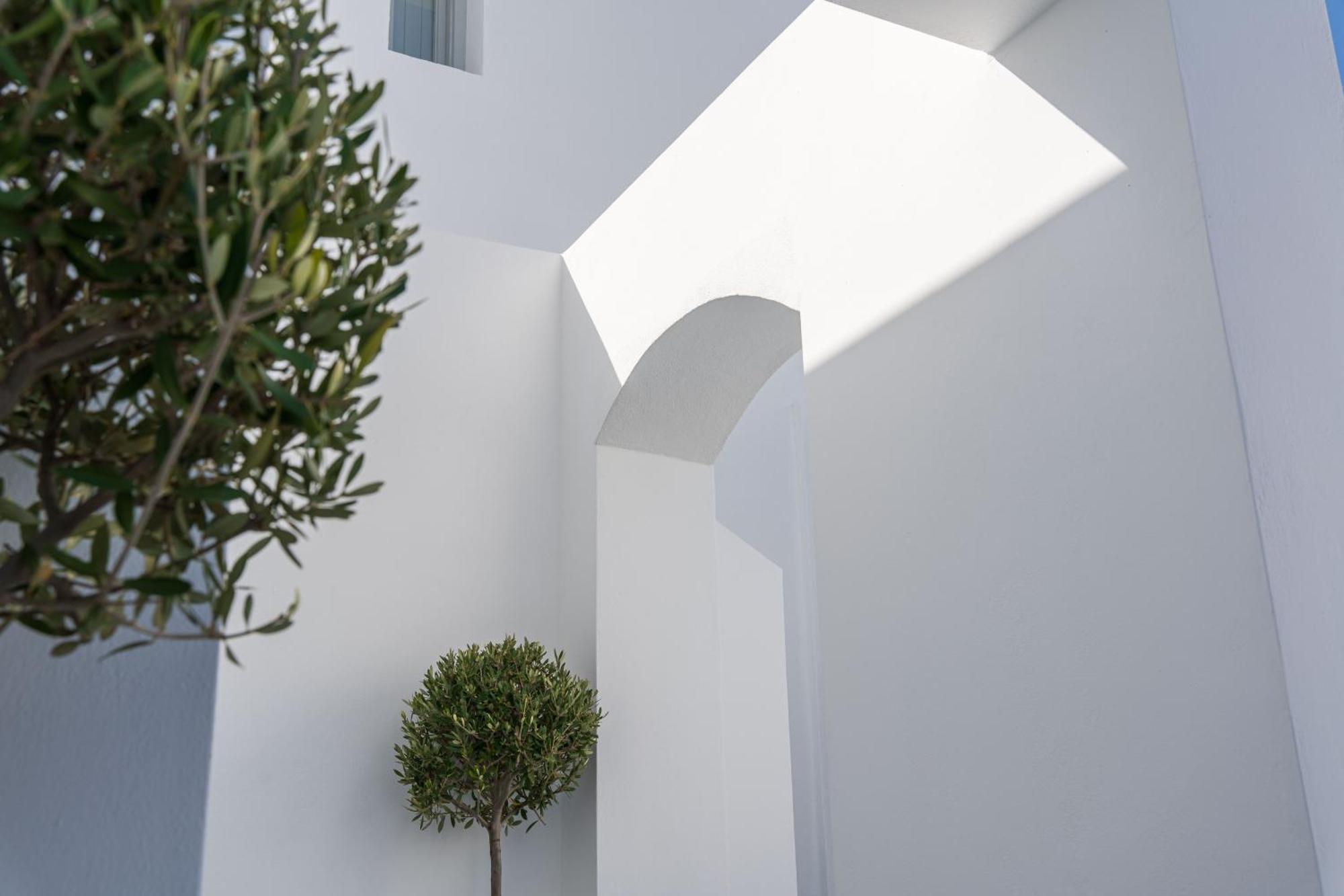 Cycladic Suites & Spa Fira  Extérieur photo