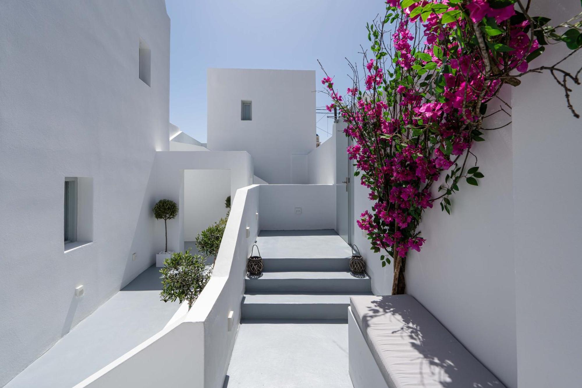 Cycladic Suites & Spa Fira  Extérieur photo
