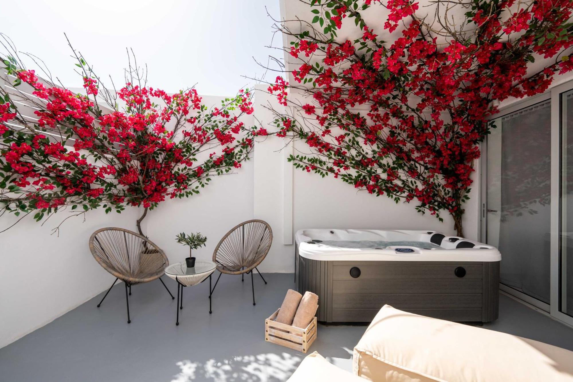 Cycladic Suites & Spa Fira  Extérieur photo